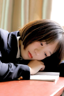年轻漂亮的女邻居5
